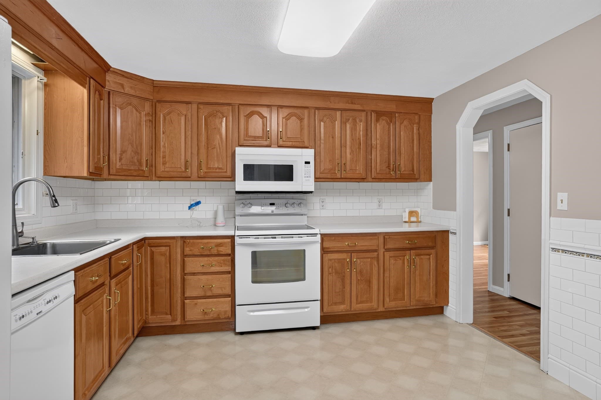 Single Family Residence at 14 Fred St, Burlington MA 01803, Burlington, photo 12 of 36