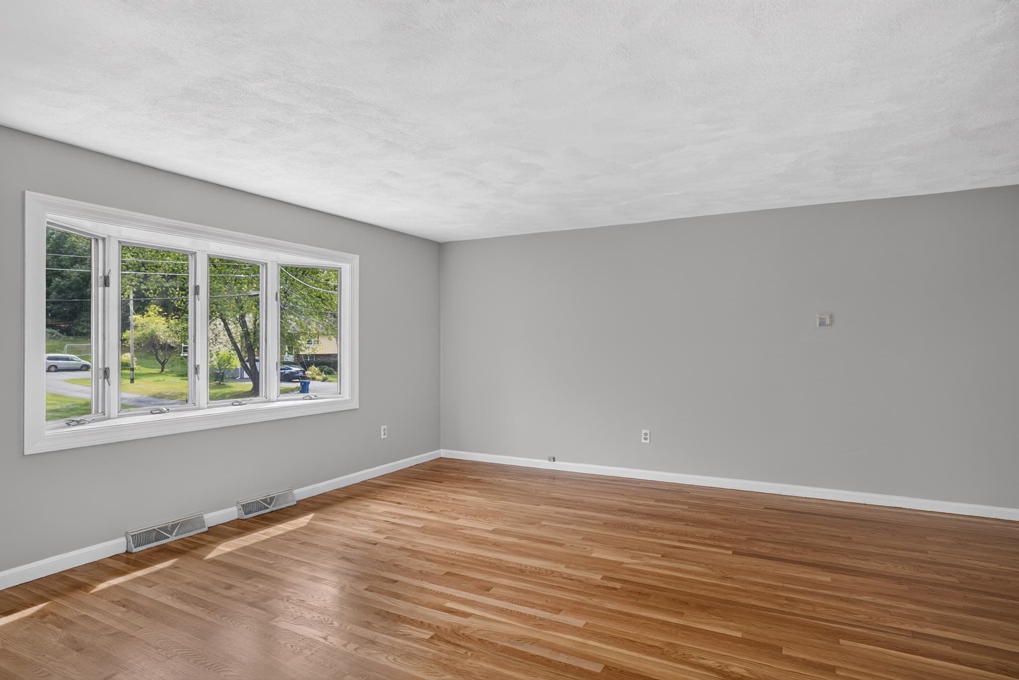 Single Family Residence at 14 Fred St, Burlington MA 01803, Burlington, photo 10 of 36