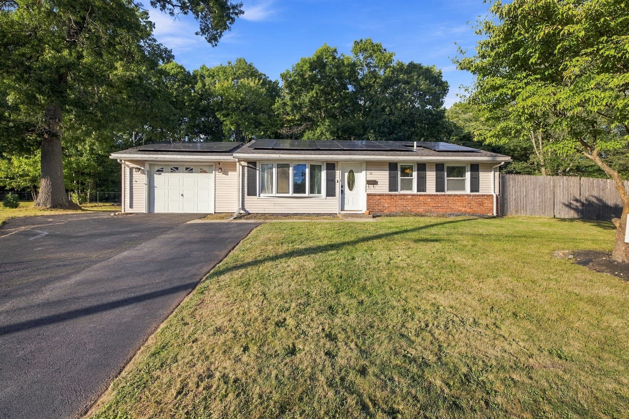 19 Waleco Rd, Brockton MA 02302