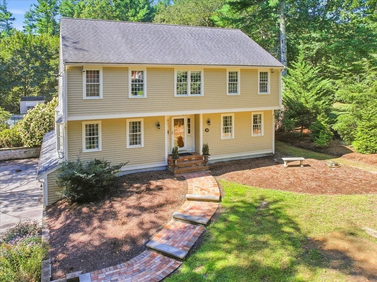 20 Tara Dr, Pembroke MA 02359