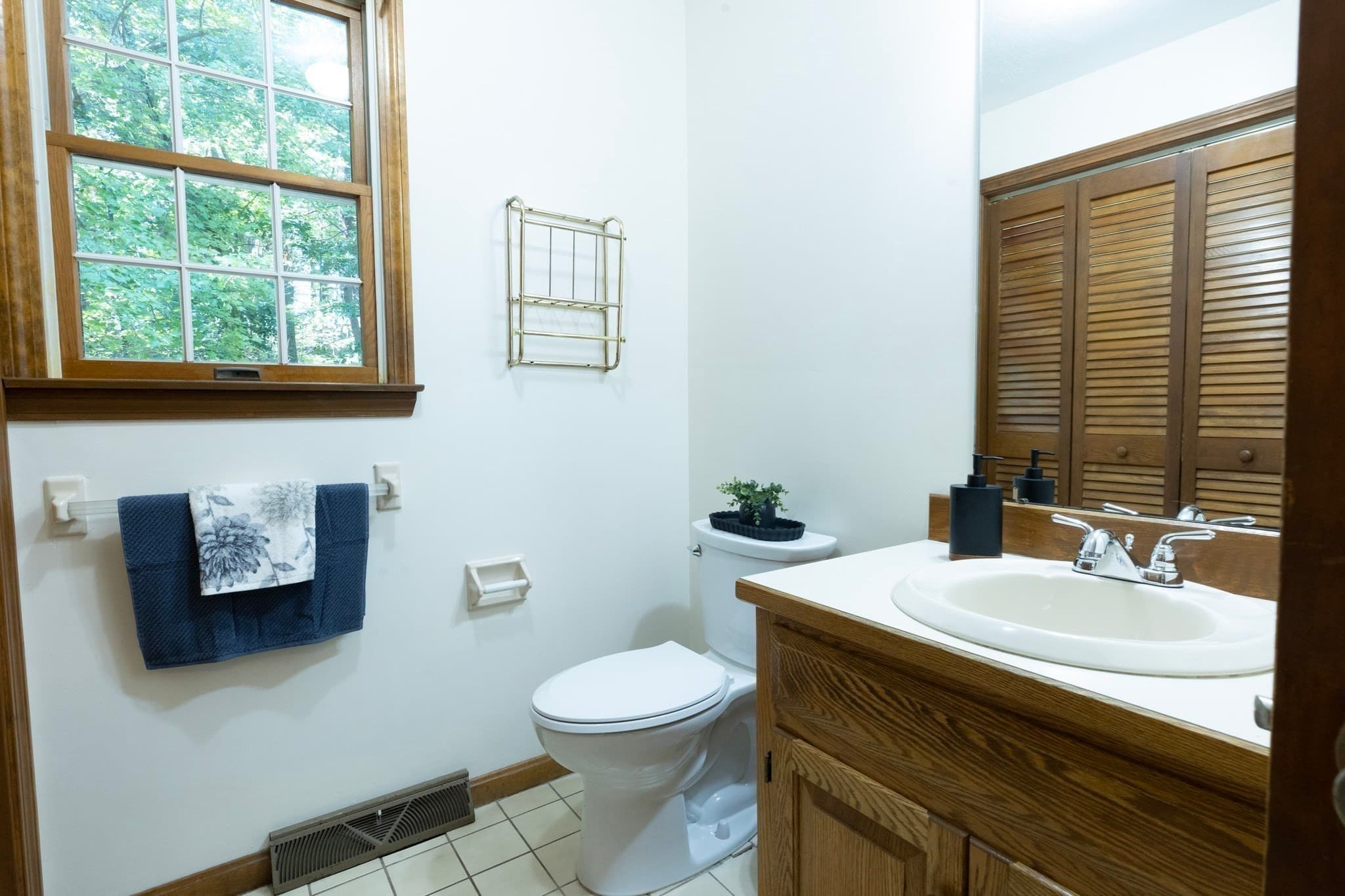Single Family Residence at 4 Mead Circle, Lexington MA 02420, Lexington, photo 16 of 30