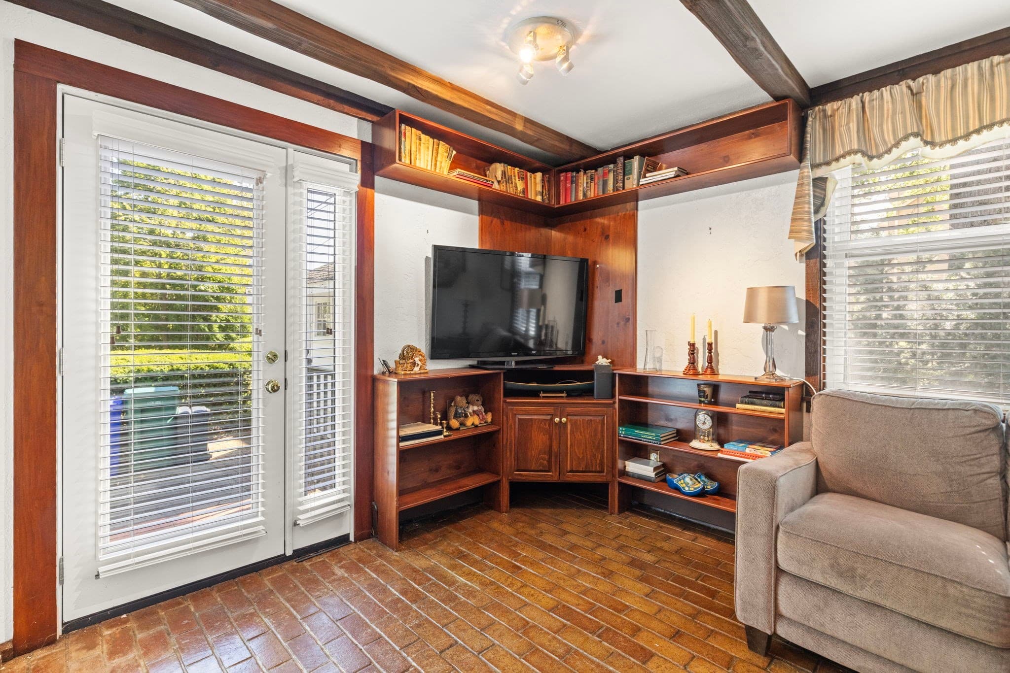 Condominium at 226 County St # A, Attleboro MA 02703, Attleboro, photo 13 of 40