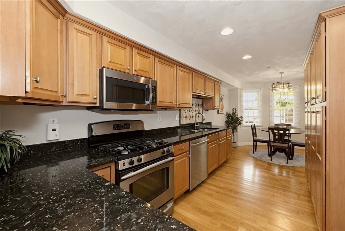 Condominium at 10 Charnstaff Lane # 202, Billerica MA 01821, Billerica, photo 13 of 42