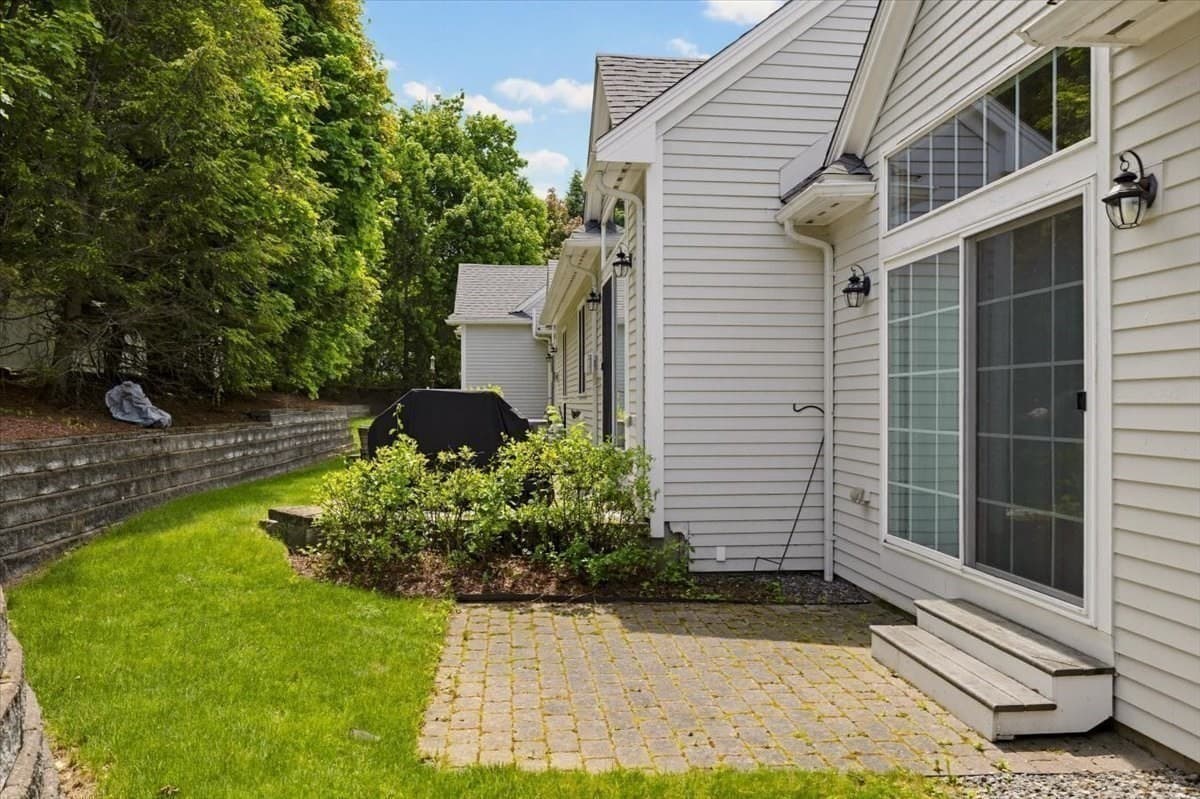 Condominium at 10 Charnstaff Lane # 202, Billerica MA 01821, Billerica, photo 38 of 42