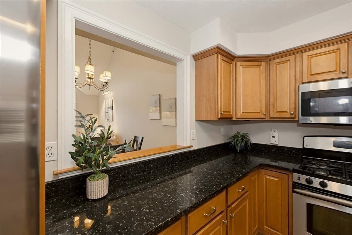 Condominium at 10 Charnstaff Lane # 202, Billerica MA 01821, Billerica, photo 10 of 42