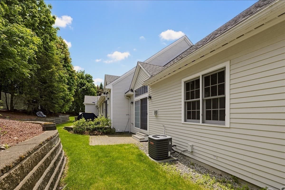 Condominium at 10 Charnstaff Lane # 202, Billerica MA 01821, Billerica, photo 37 of 42