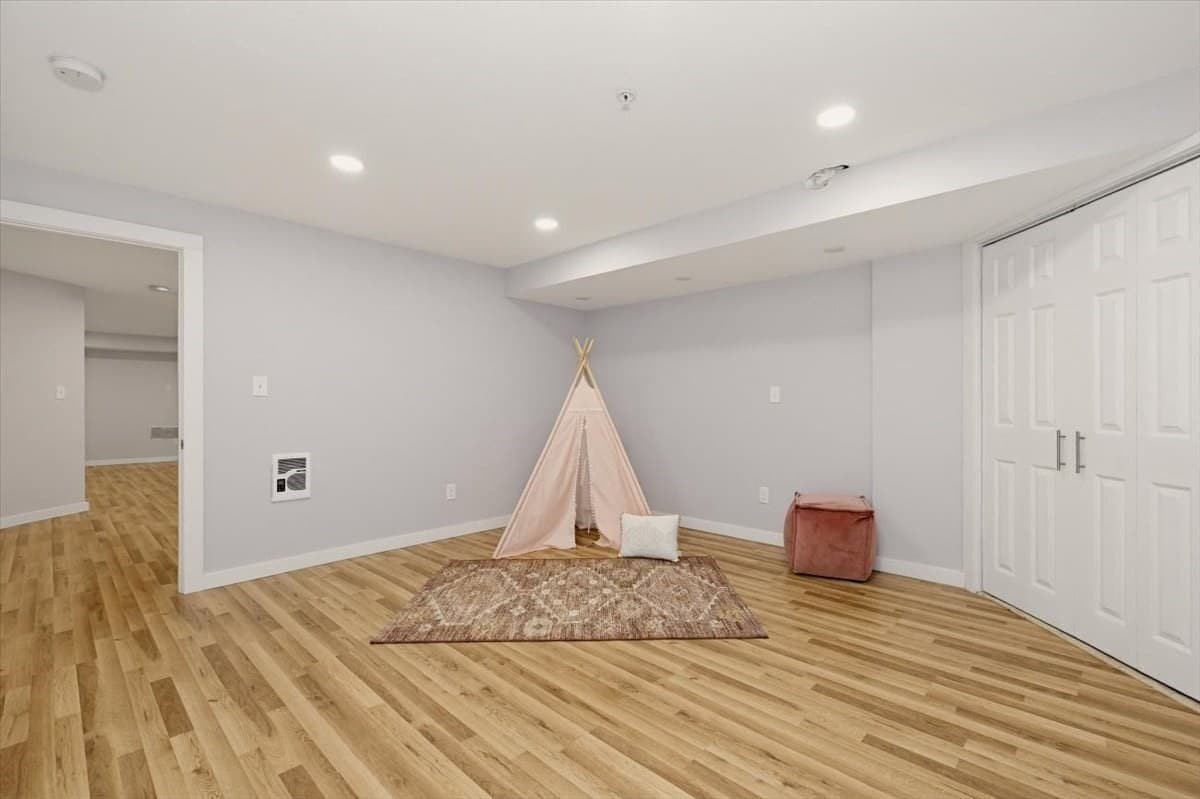 Condominium at 10 Charnstaff Lane # 202, Billerica MA 01821, Billerica, photo 35 of 42