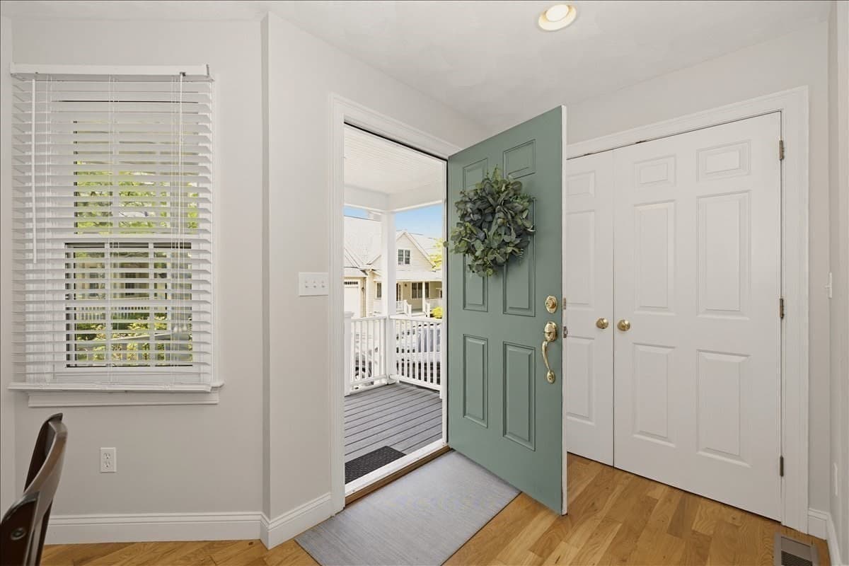 Condominium at 10 Charnstaff Lane # 202, Billerica MA 01821, Billerica, photo 4 of 42