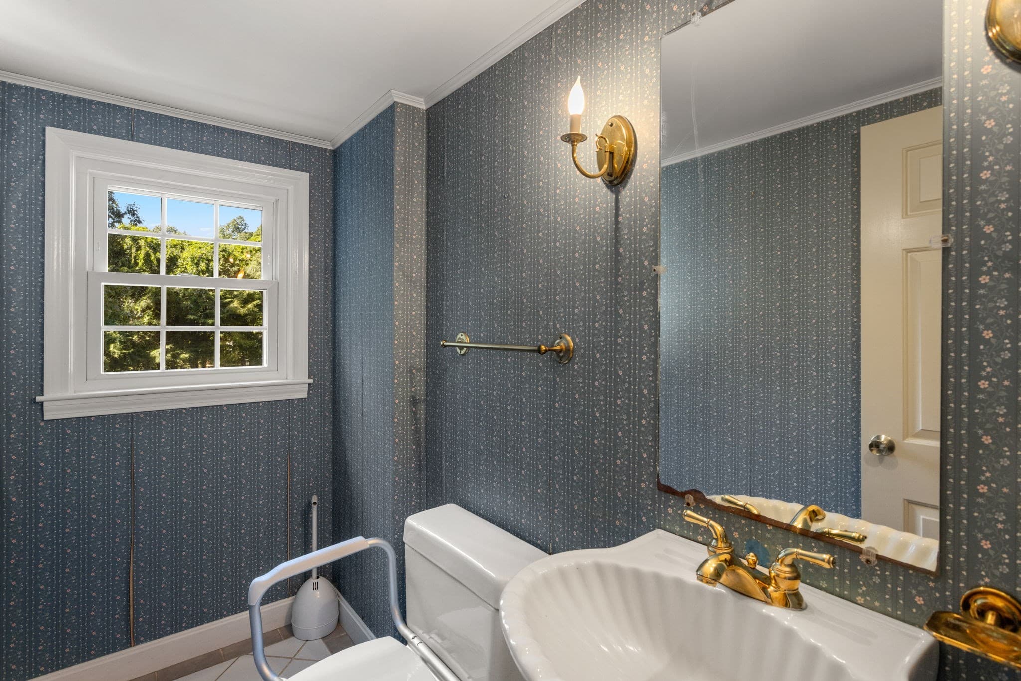 Single Family Residence at 16 Greengate Road, Falmouth MA 02540, Falmouth, photo 9 of 30