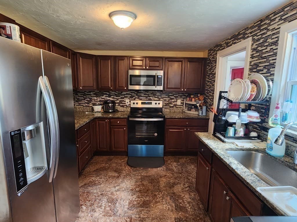 Single Family Residence at 203 Burncoat St, Worcester MA 01606, Worcester, photo 13 of 41