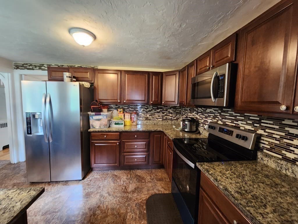 Single Family Residence at 203 Burncoat St, Worcester MA 01606, Worcester, photo 12 of 41