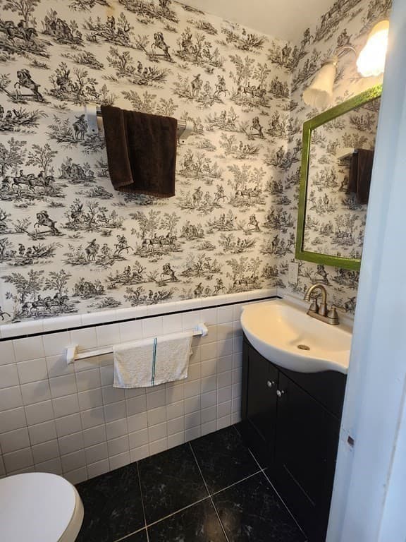 Single Family Residence at 203 Burncoat St, Worcester MA 01606, Worcester, photo 15 of 41
