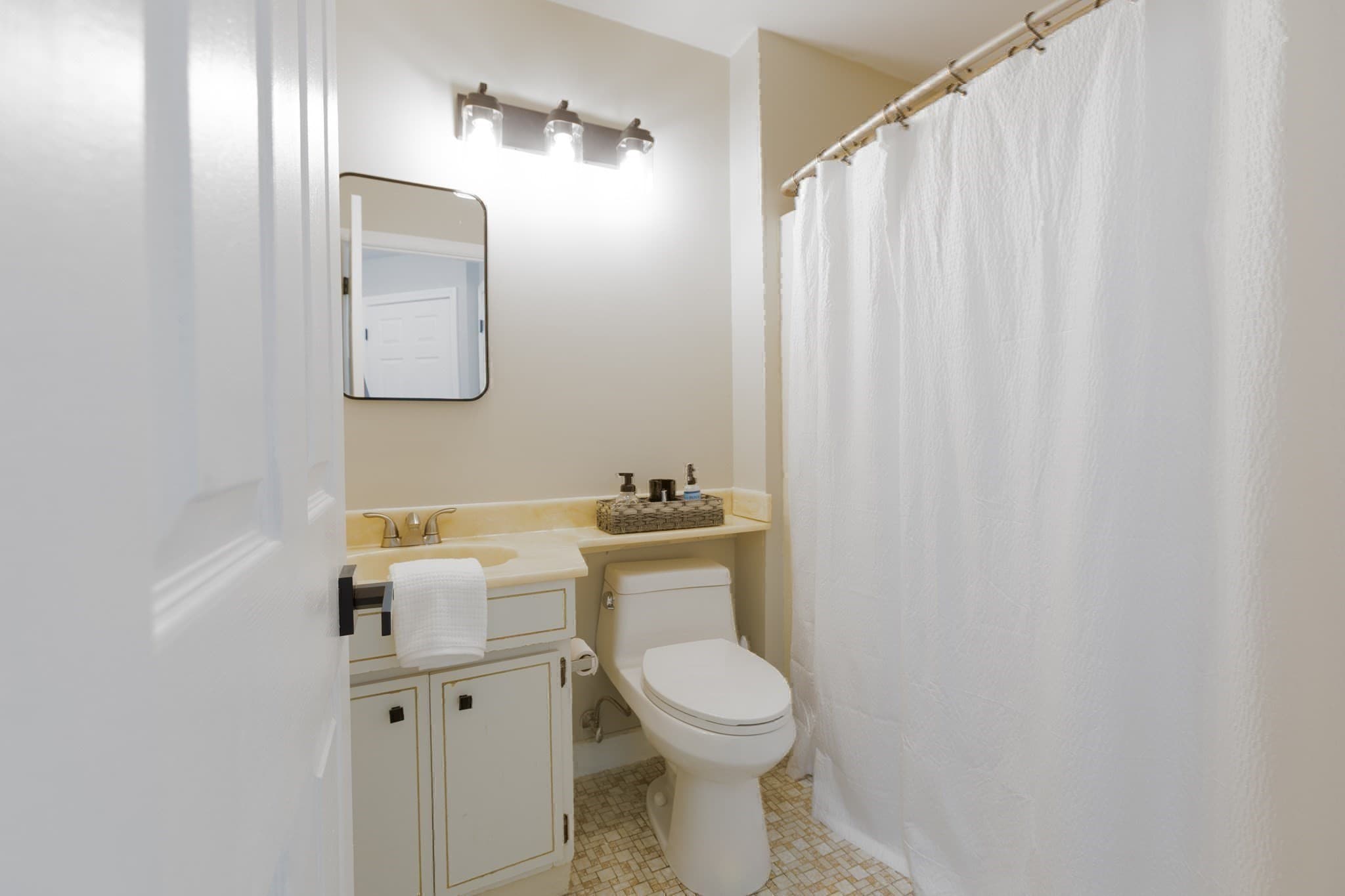 Condominium at 770 Salisbury Street # 319, Worcester MA 01609, Worcester, photo 21 of 27