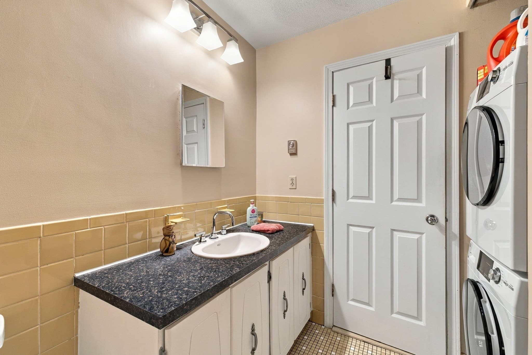 Condominium at 2 Rainbow Pond Drive # 2, Walpole MA 02081, Walpole, photo 19 of 25