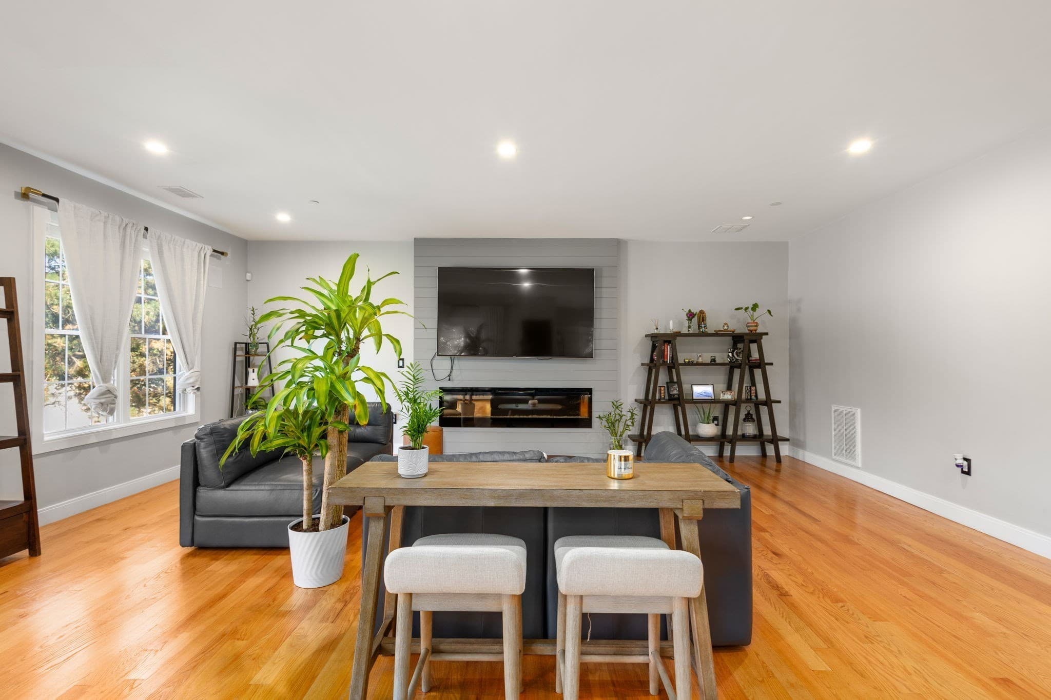 Condominium at 178 Robertson St # 2, Quincy MA 02169, Quincy, photo 2 of 21