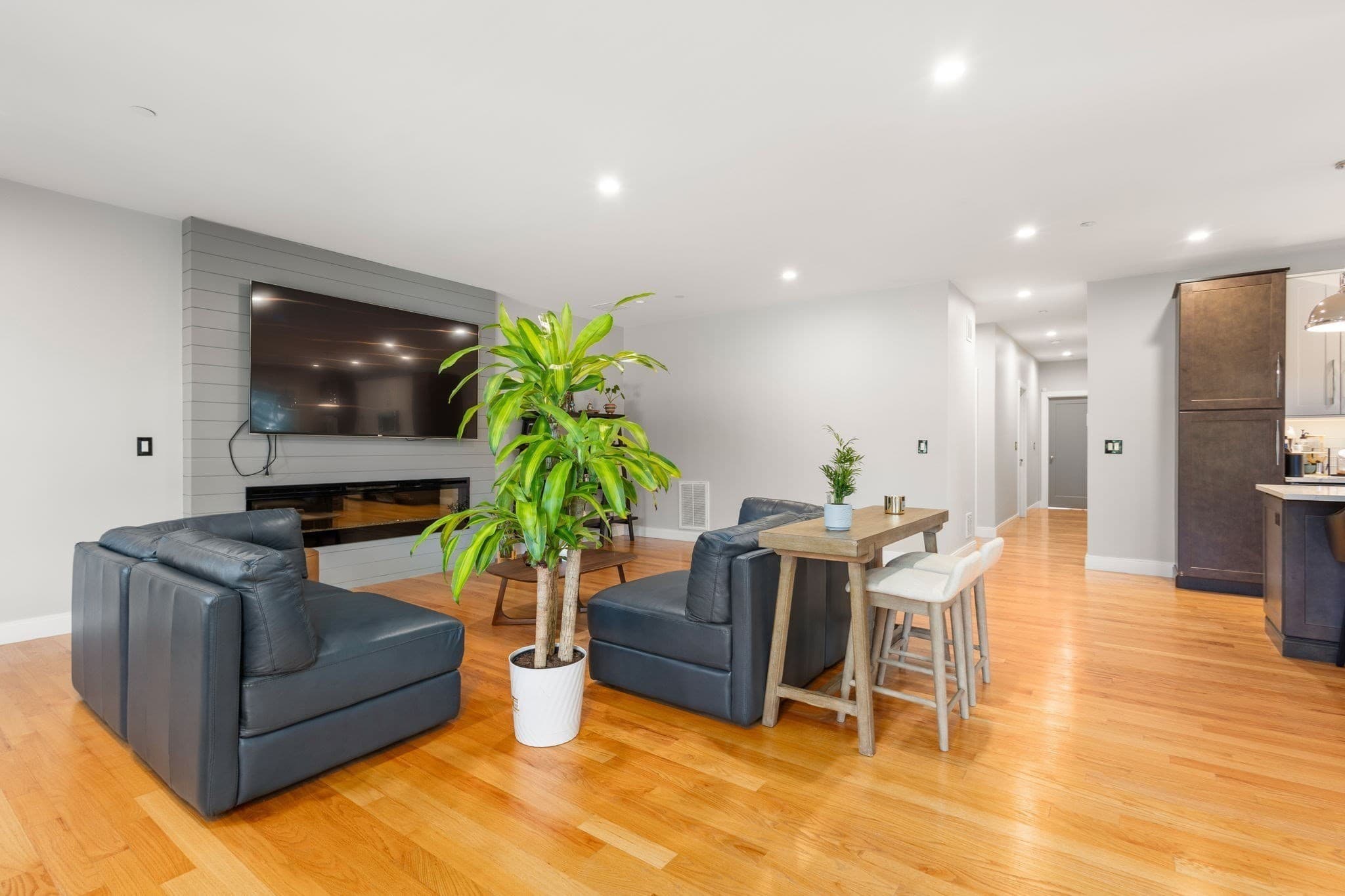 Condominium at 178 Robertson St # 2, Quincy MA 02169, Quincy, photo 5 of 21