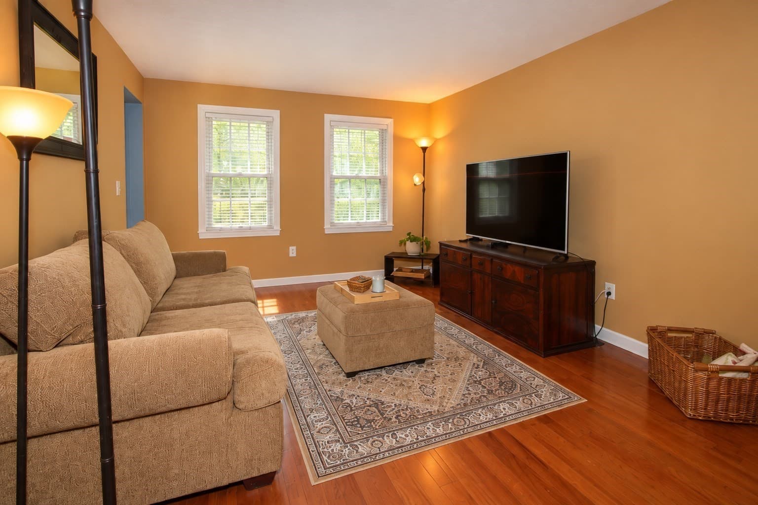 Single Family Residence at 32 Sibley Rd, Sutton MA 01590, Sutton, photo 3 of 20