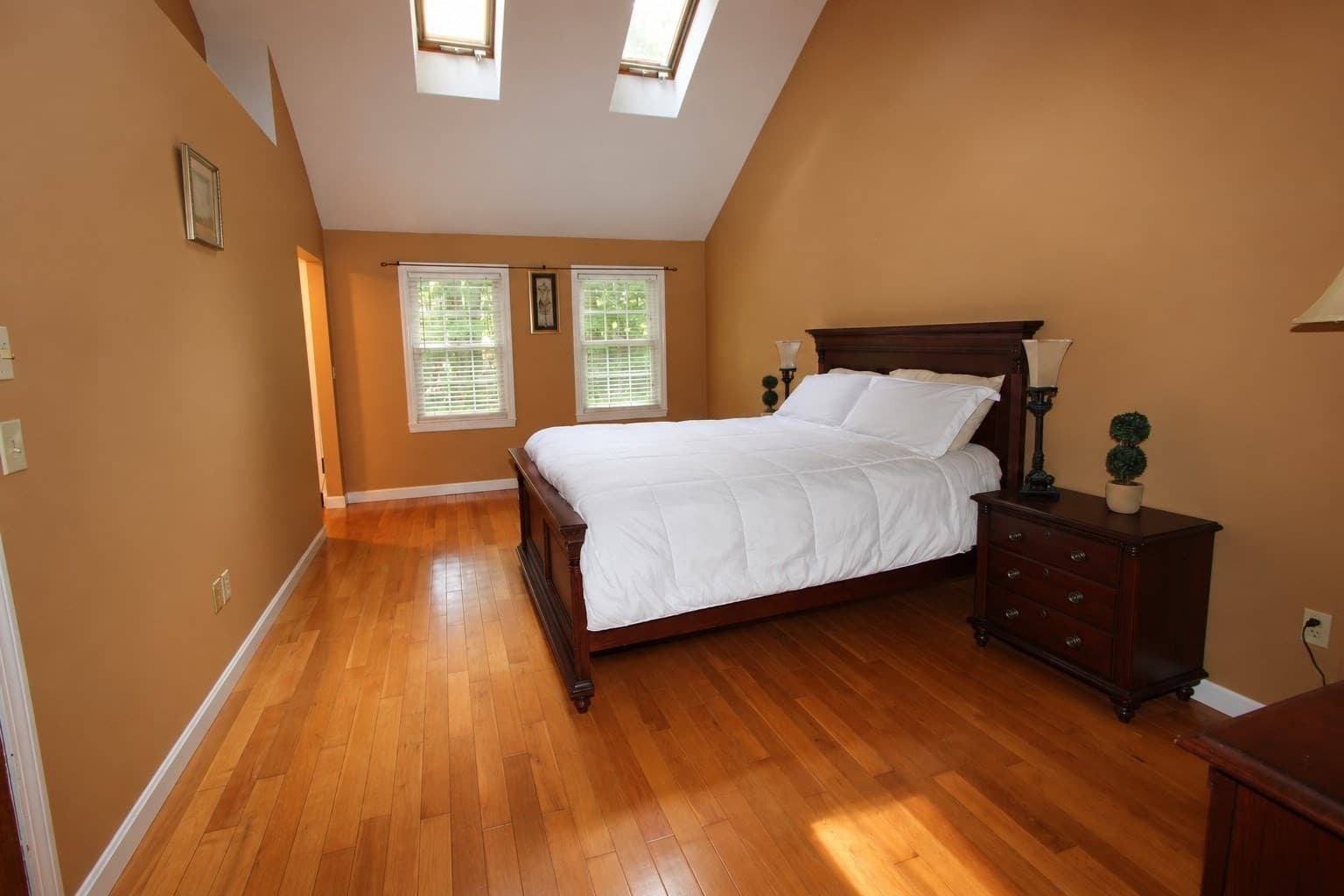 Single Family Residence at 32 Sibley Rd, Sutton MA 01590, Sutton, photo 10 of 20