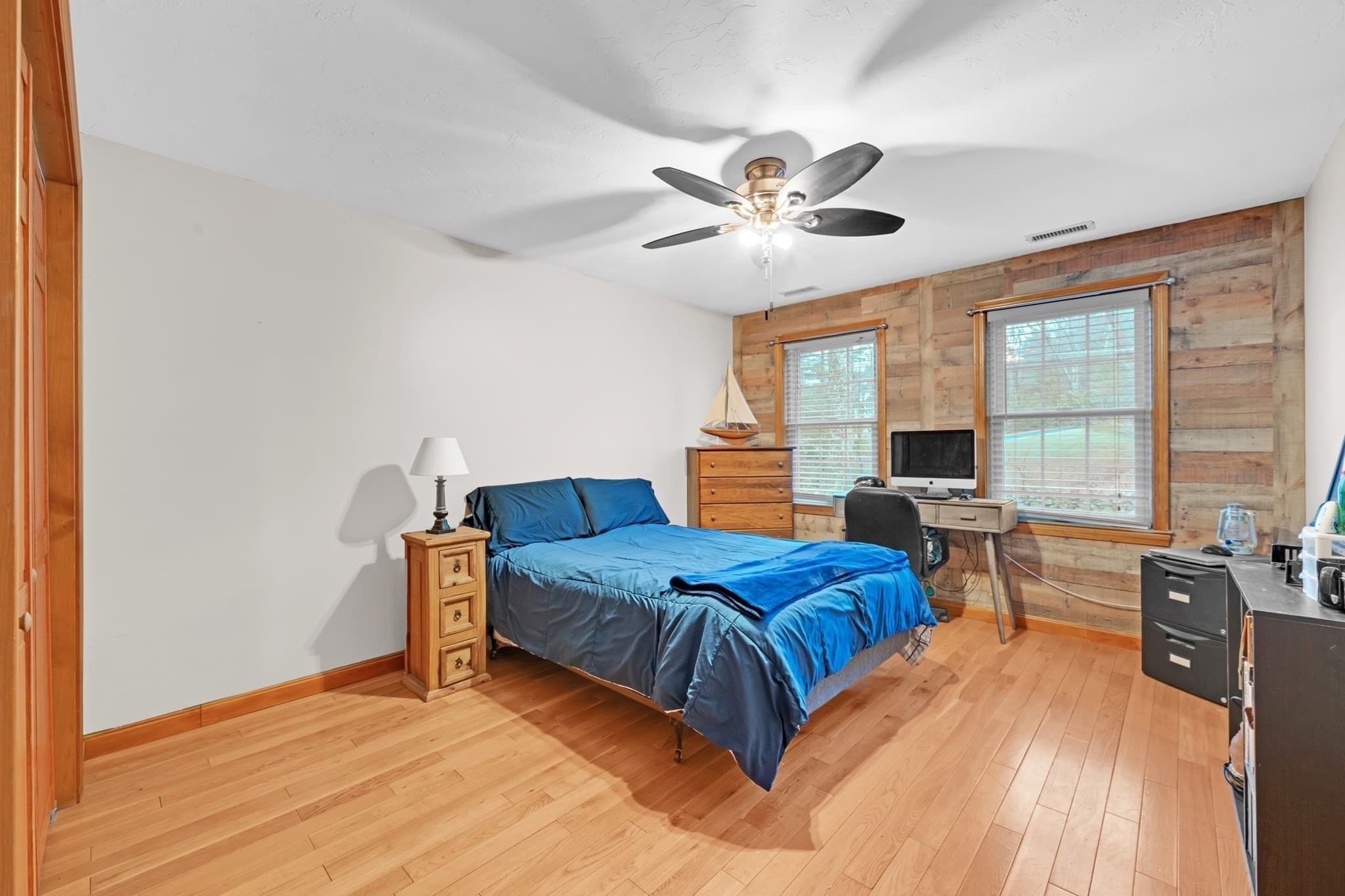 Single Family Residence at 32 Sibley Rd, Sutton MA 01590, Sutton, photo 14 of 20