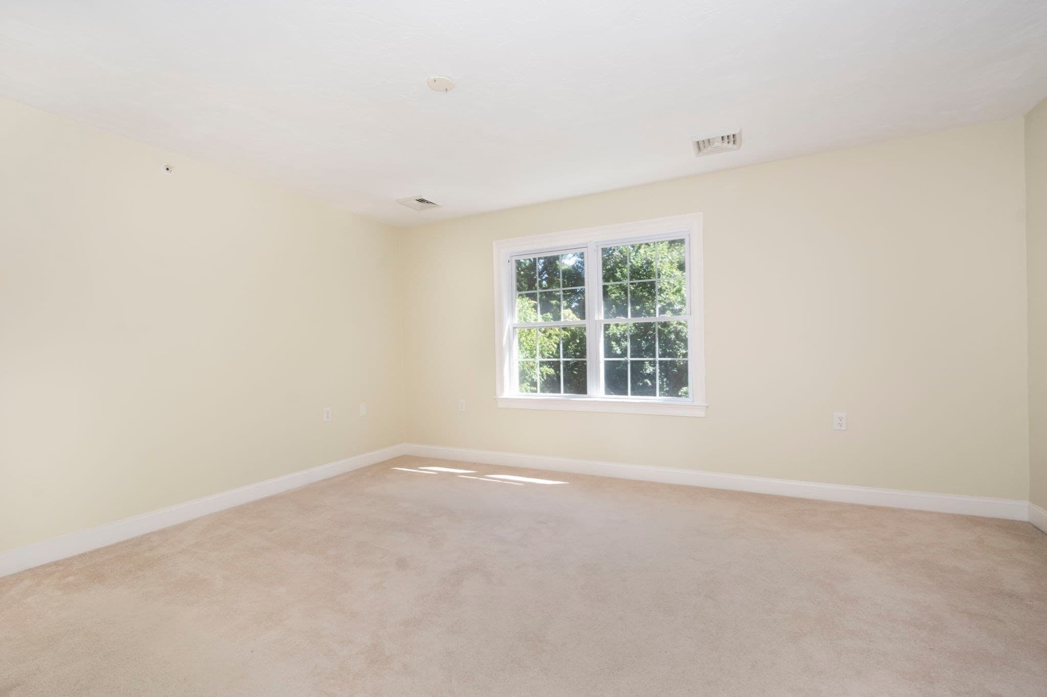 Condominium at 308 Sprucewood Ln # 308, Clinton MA 01510, Clinton, photo 16 of 24