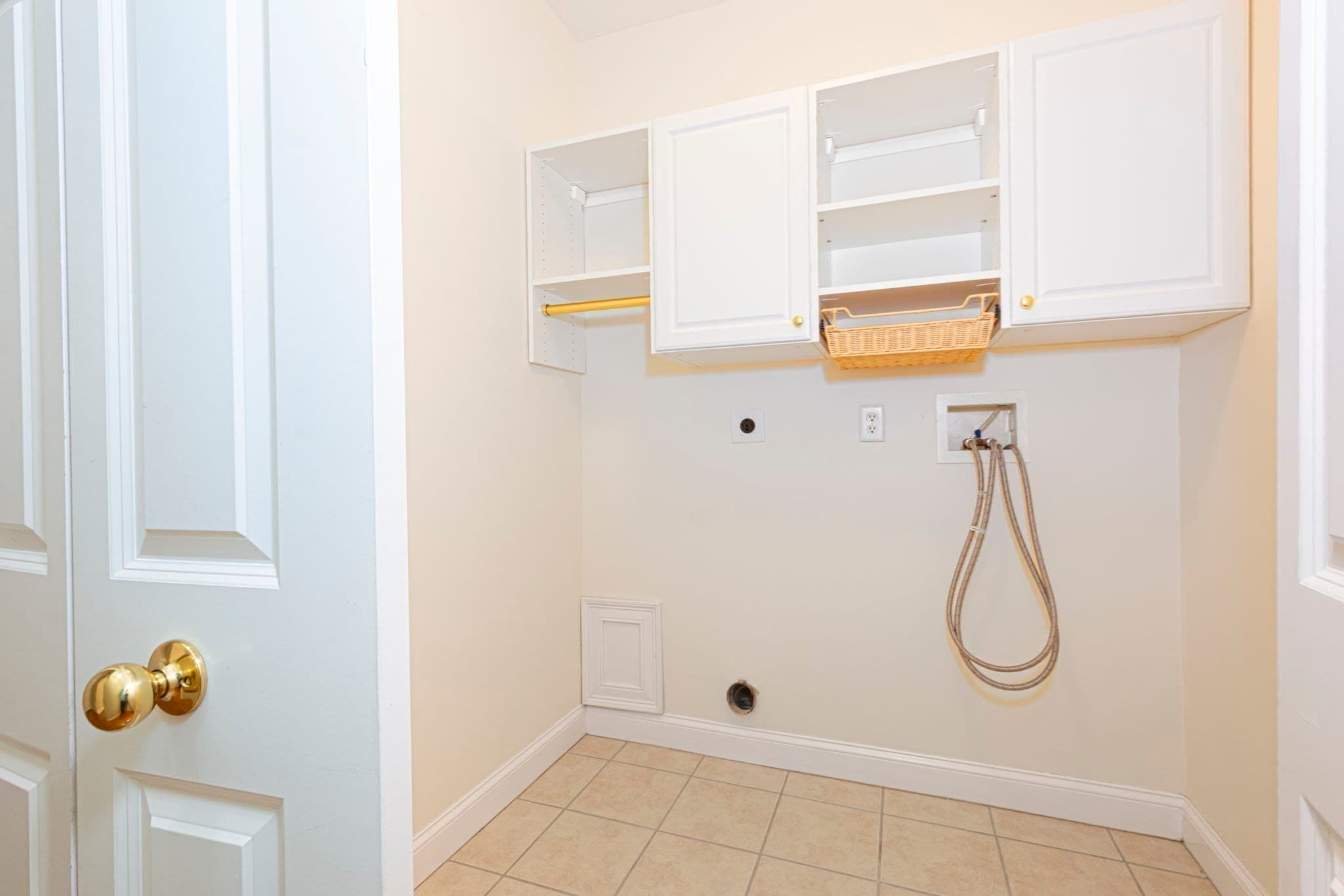 Condominium at 308 Sprucewood Ln # 308, Clinton MA 01510, Clinton, photo 12 of 24