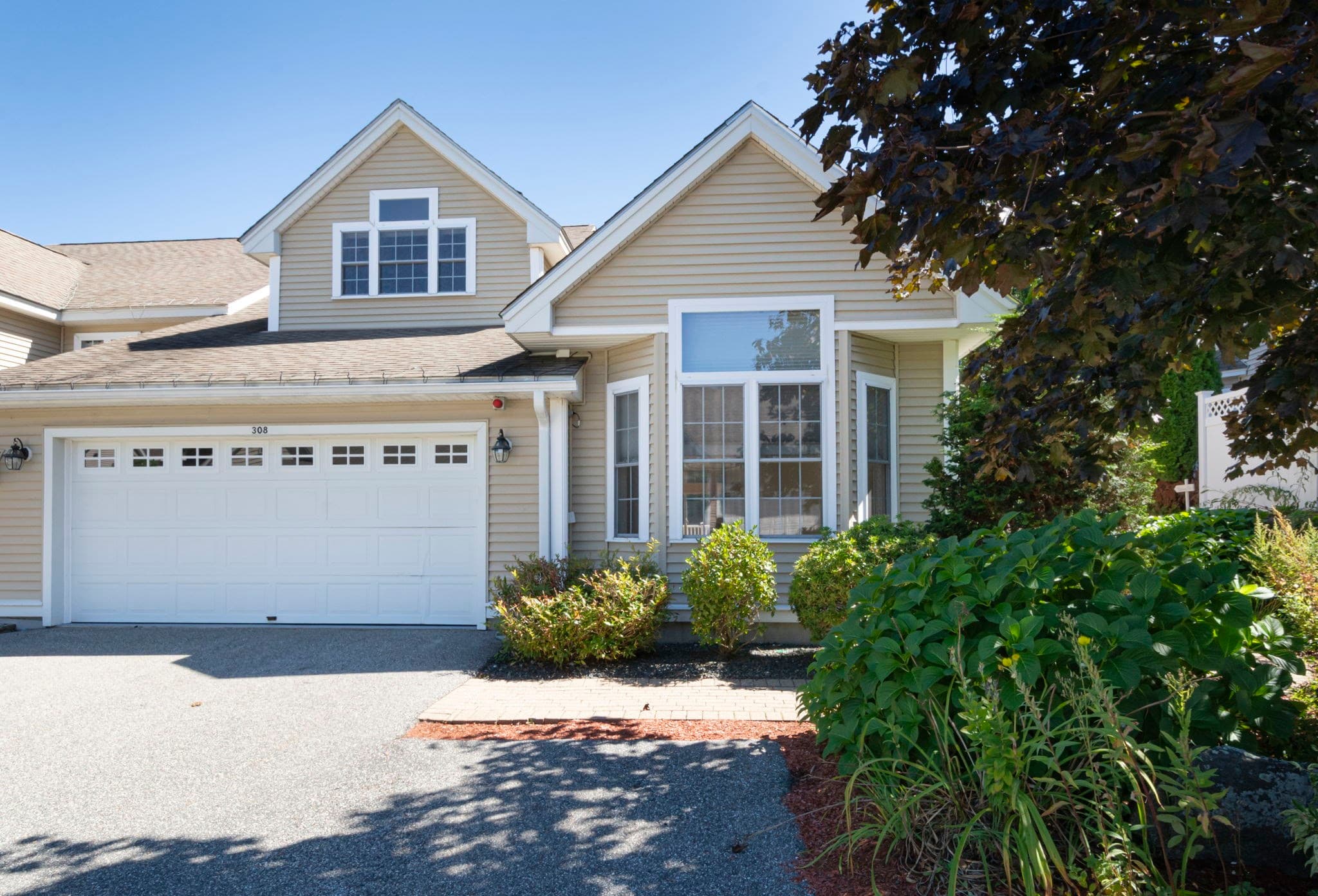 308 Sprucewood Ln # 308, Clinton MA 01510