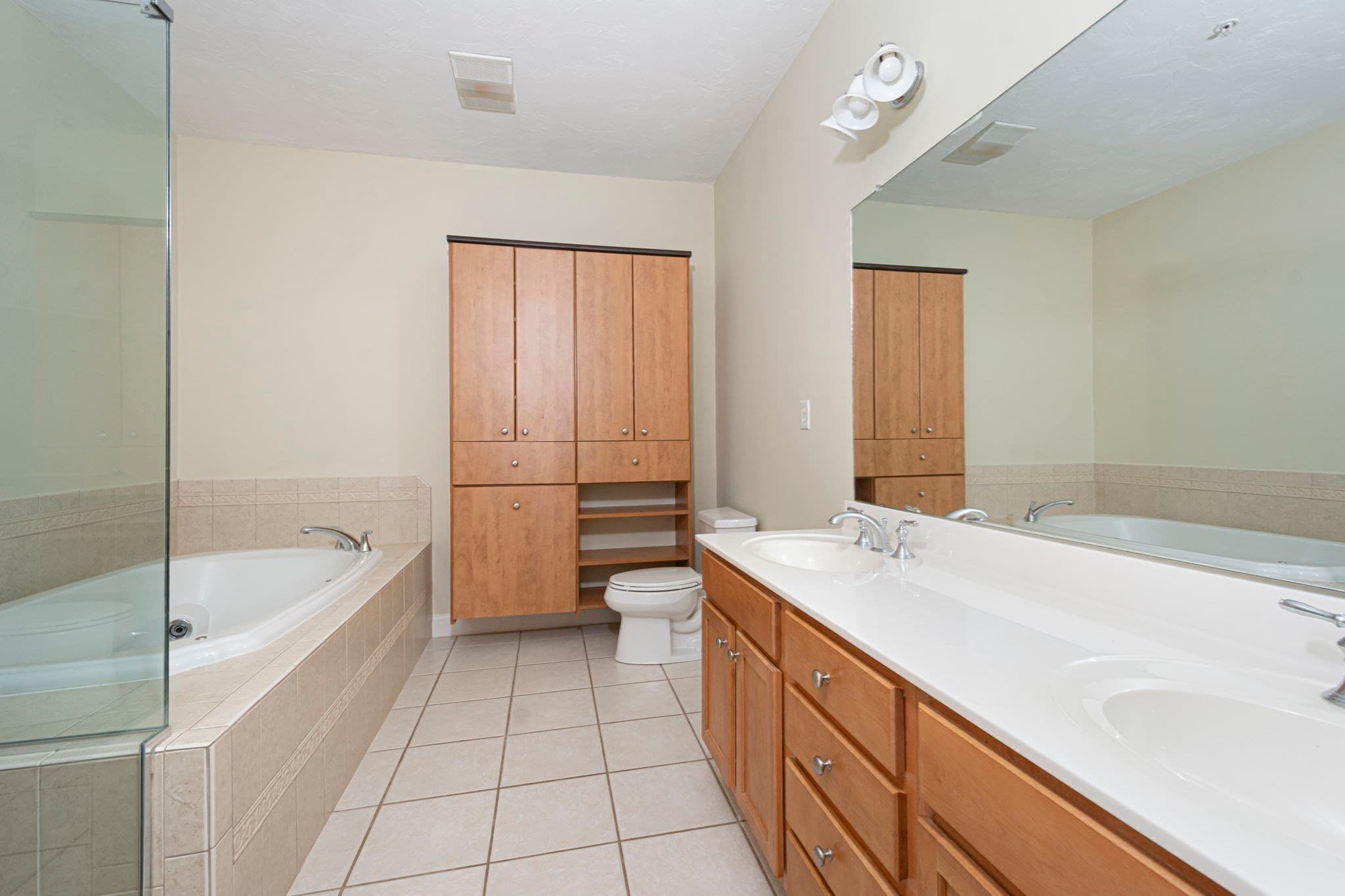 Condominium at 308 Sprucewood Ln # 308, Clinton MA 01510, Clinton, photo 14 of 24