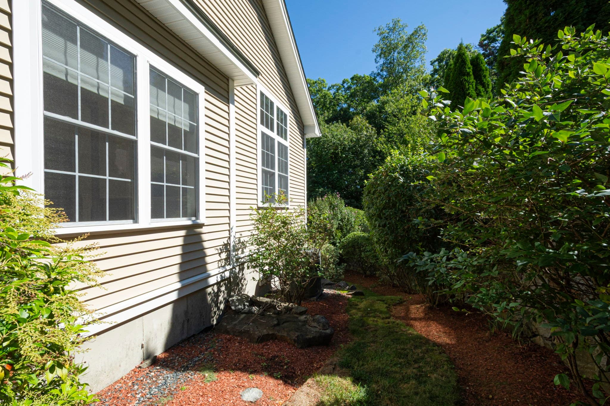 Condominium at 308 Sprucewood Ln # 308, Clinton MA 01510, Clinton, photo 4 of 24