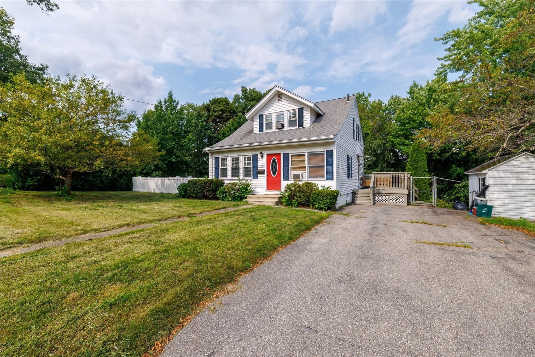 Single Family Residence at 22 Oneida, Worcester MA 01606, Worcester, photo 2 of 27
