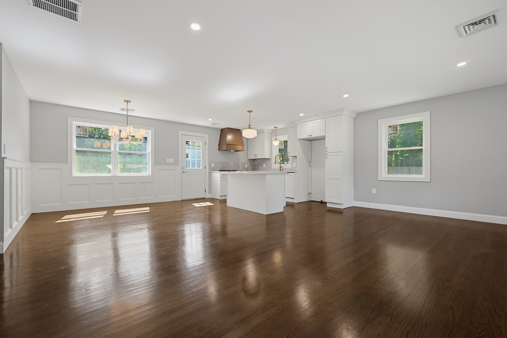 Single Family Residence at 7 Hamilton St, Framingham MA 01701, Framingham, photo 7 of 22