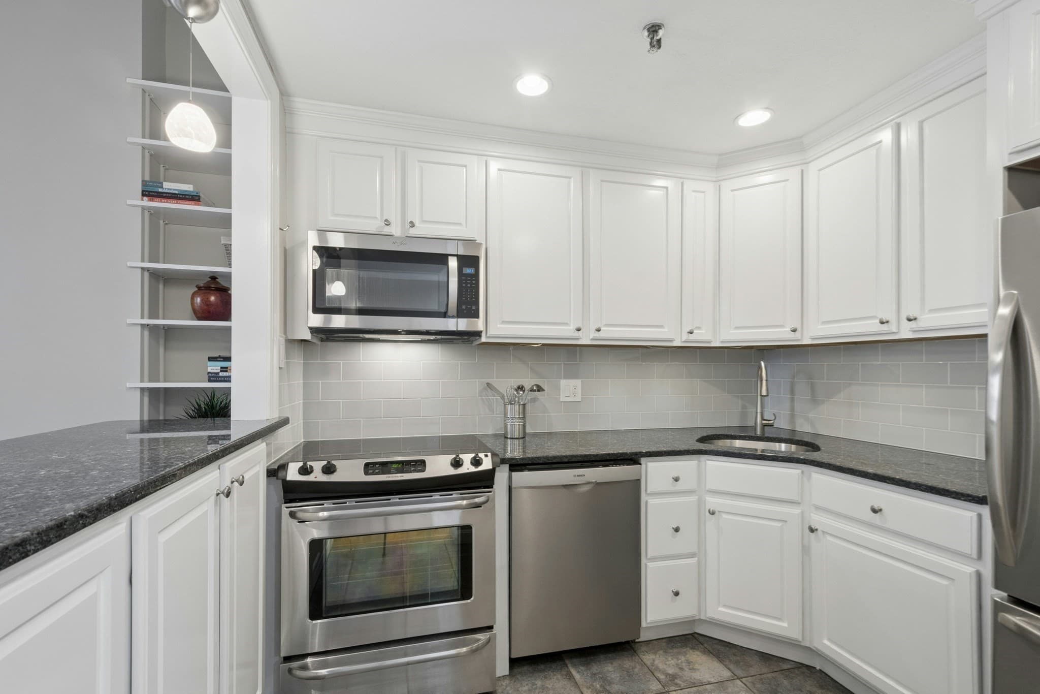 Condominium at 130 Pembroke St # 2, Boston MA 02118, photo 9 of 23