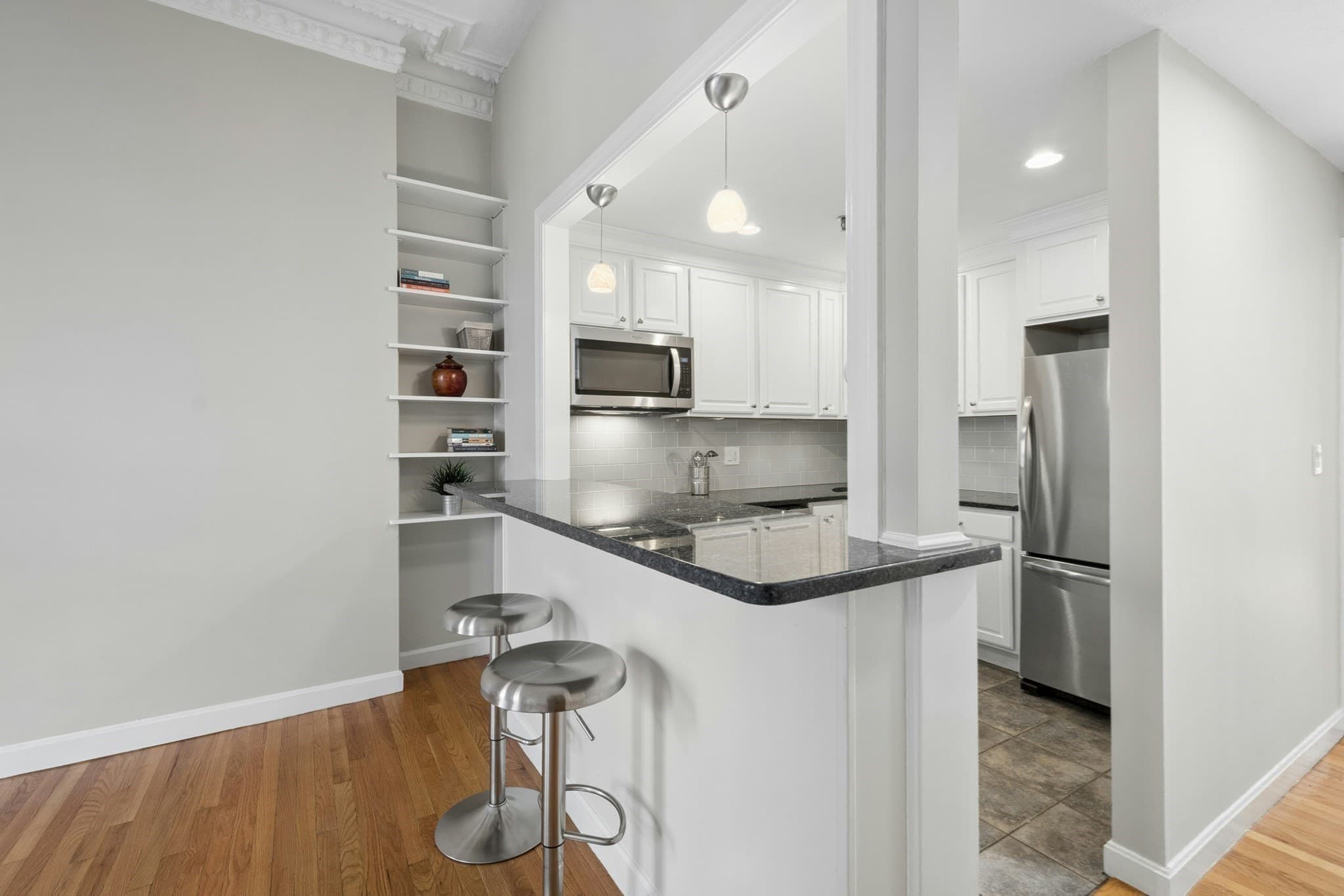 Condominium at 130 Pembroke St # 2, Boston MA 02118, photo 8 of 23