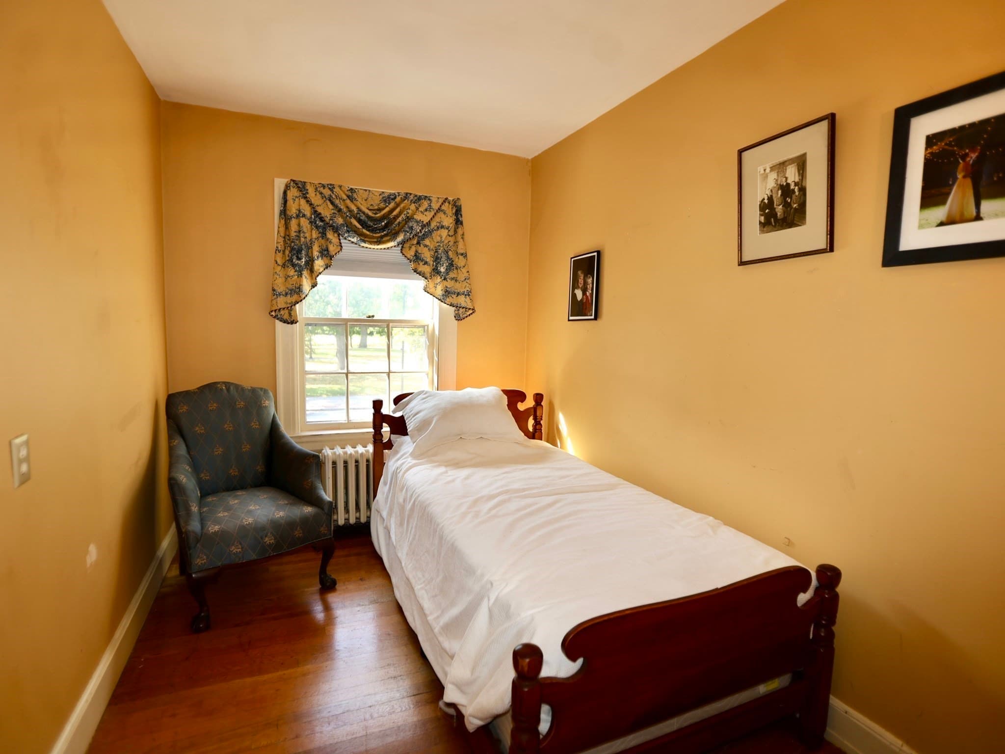 Single Family Residence at 112 Russell St, Worcester MA 01609, Worcester, photo 23 of 36