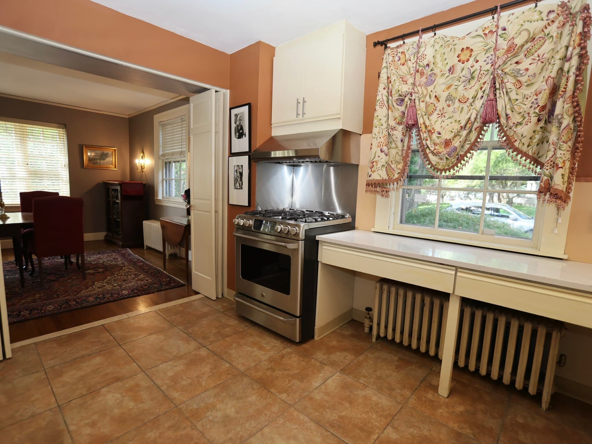 Single Family Residence at 112 Russell St, Worcester MA 01609, Worcester, photo 12 of 36
