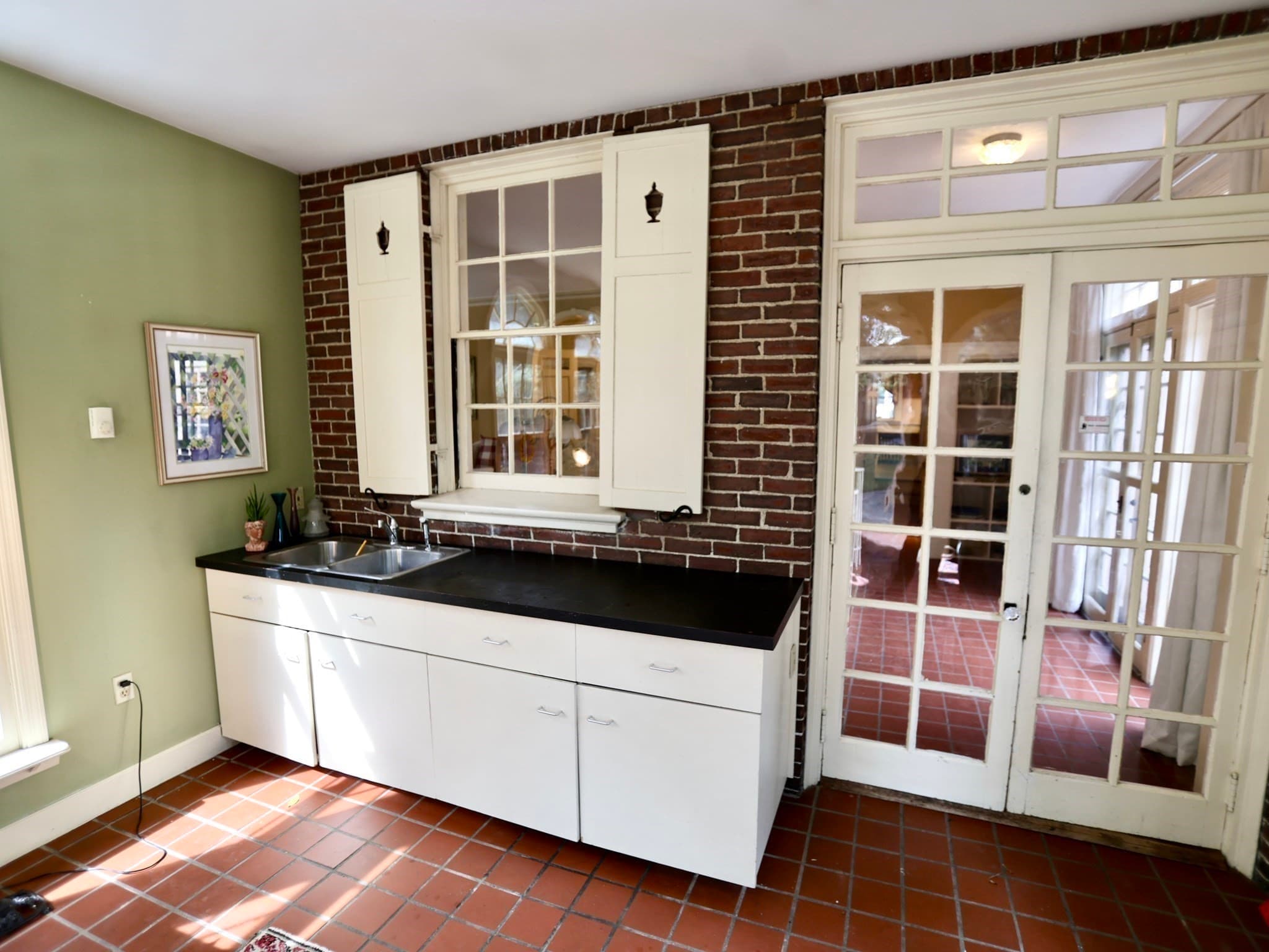 Single Family Residence at 112 Russell St, Worcester MA 01609, Worcester, photo 9 of 36