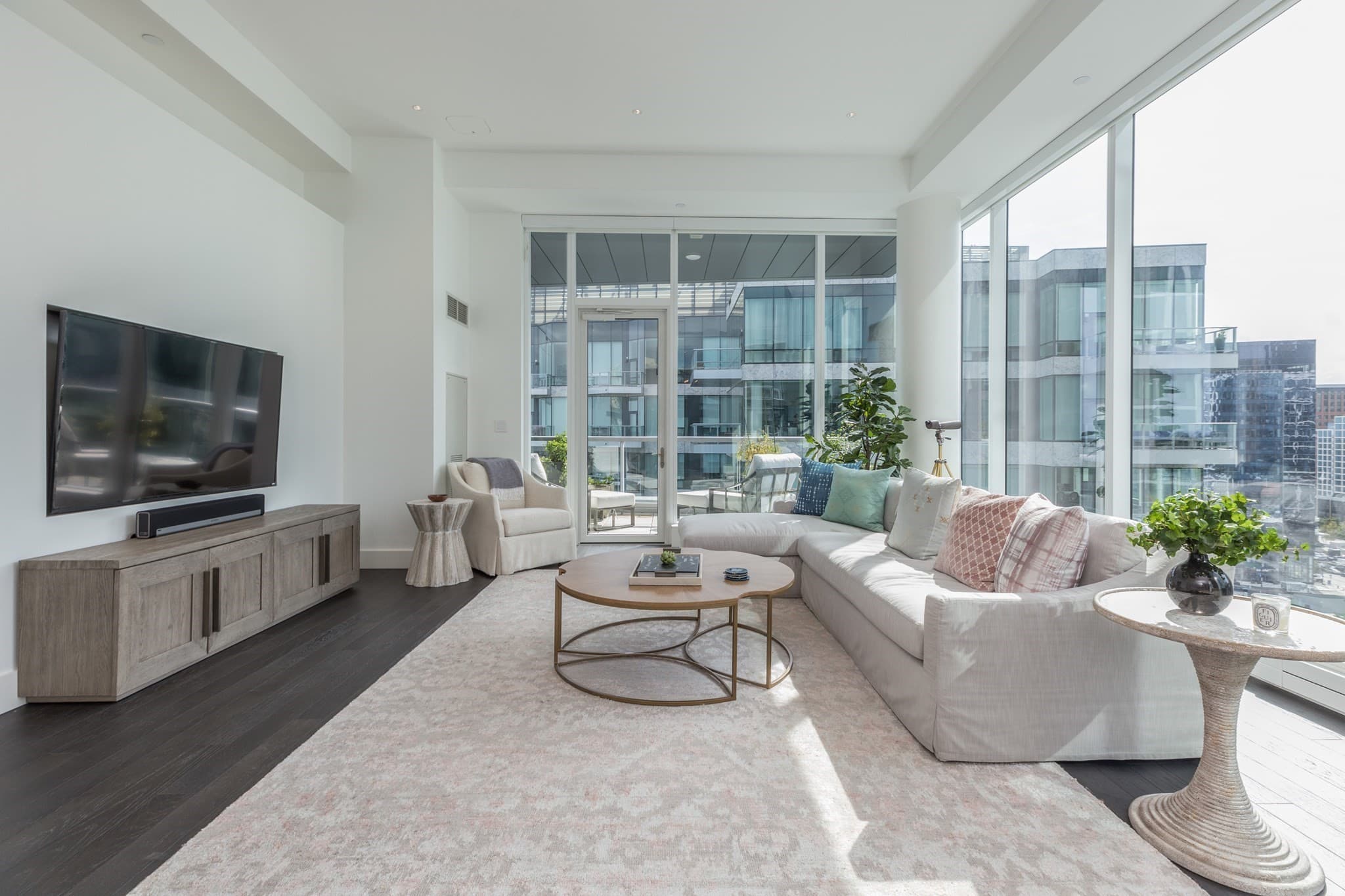 Condominium at 22 Liberty Drive, Boston MA 02210, Boston, photo 3 of 16