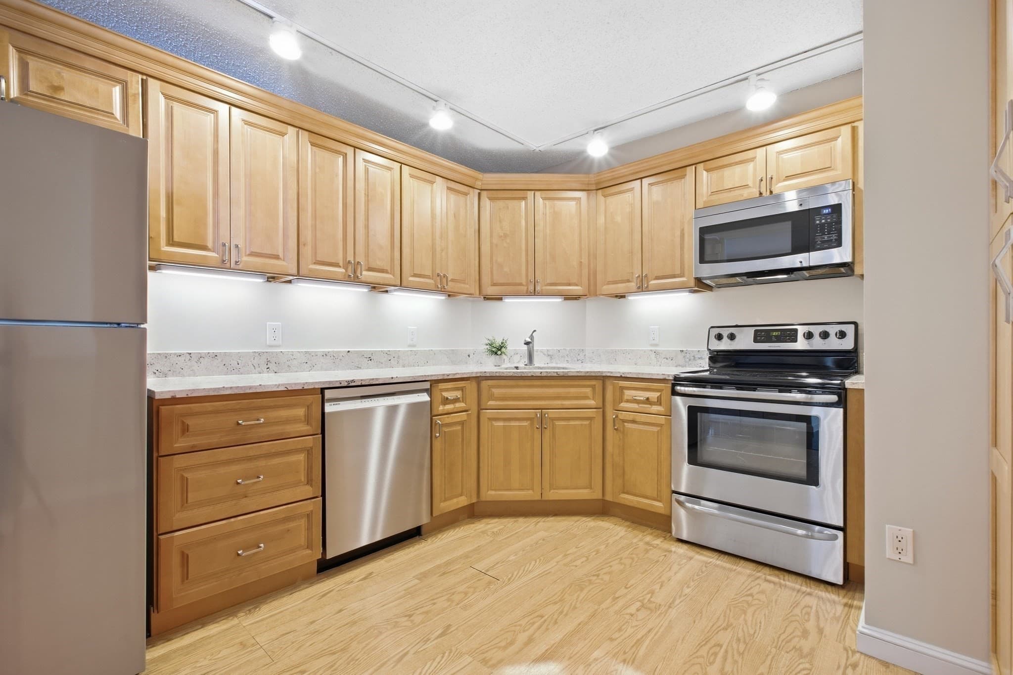 Condominium at 151 Coolidge Ave # 712, Watertown MA 02472, Watertown, photo 3 of 29