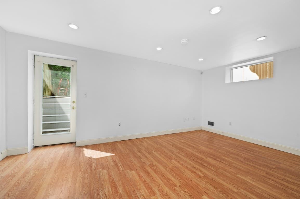 Single Family Residence at 61 Baxter St. # 61, Boston MA 02127, photo 16 of 20