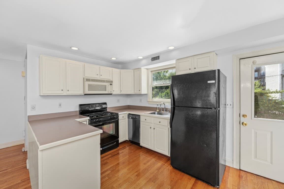 Single Family Residence at 61 Baxter St. # 61, Boston MA 02127, photo 8 of 20