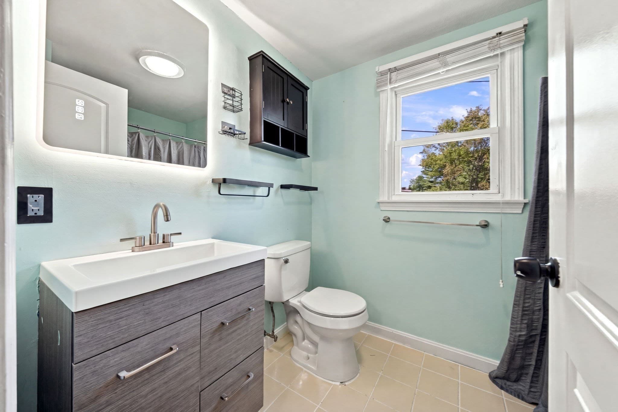 Single Family Residence at 6 Clifton Ave, Saugus MA 01906, Saugus, photo 17 of 41