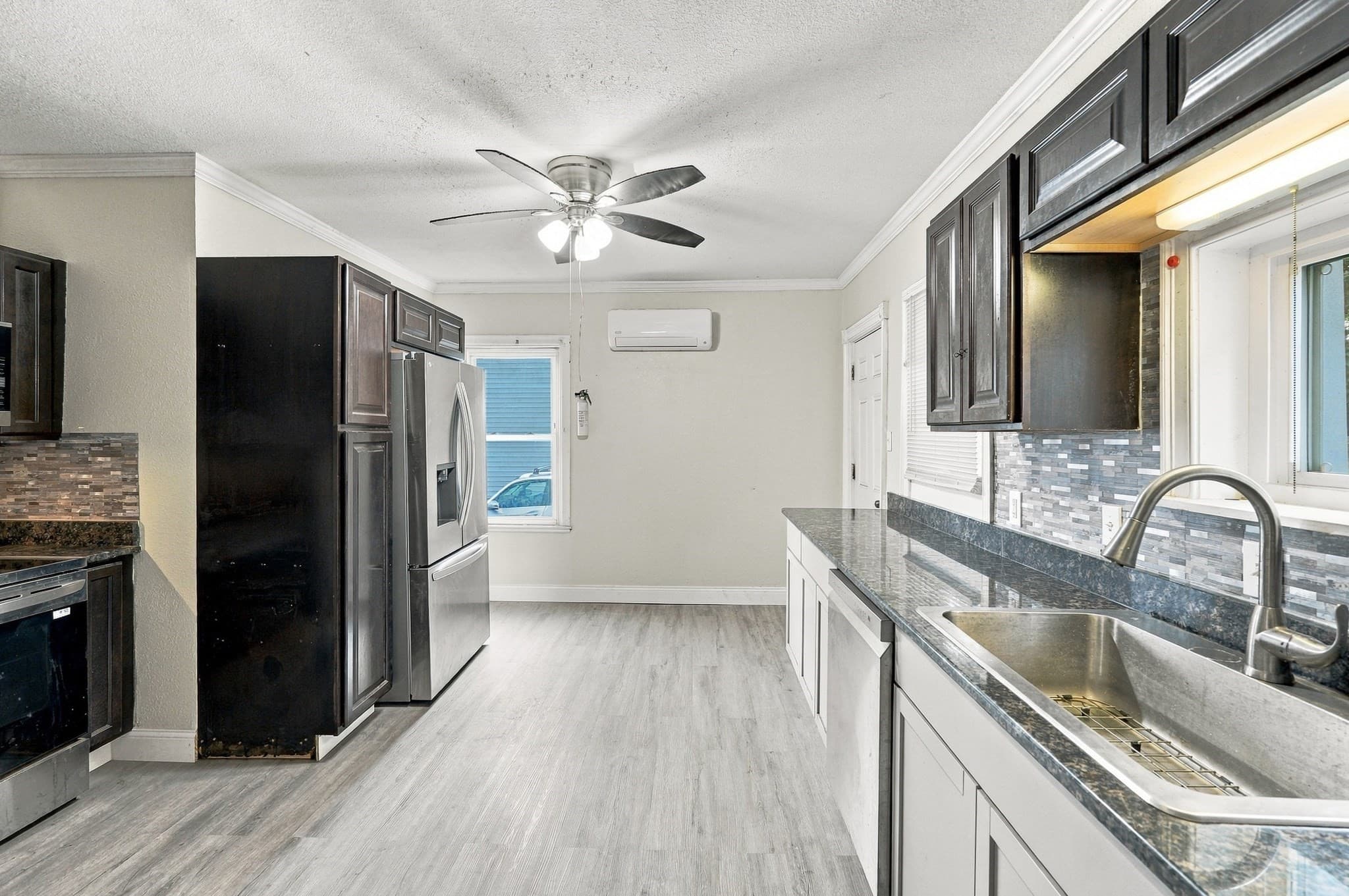 Single Family Residence at 132 Gilbert Ave, Springfield MA 01119, Springfield, photo 5 of 37