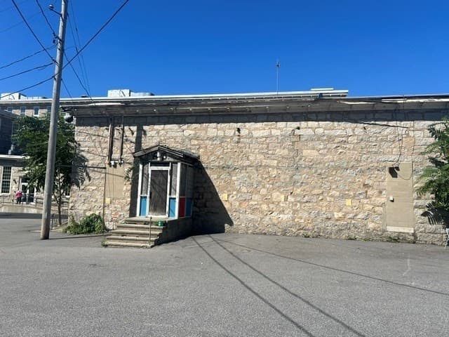 65 Alden St, Fall River MA 02723