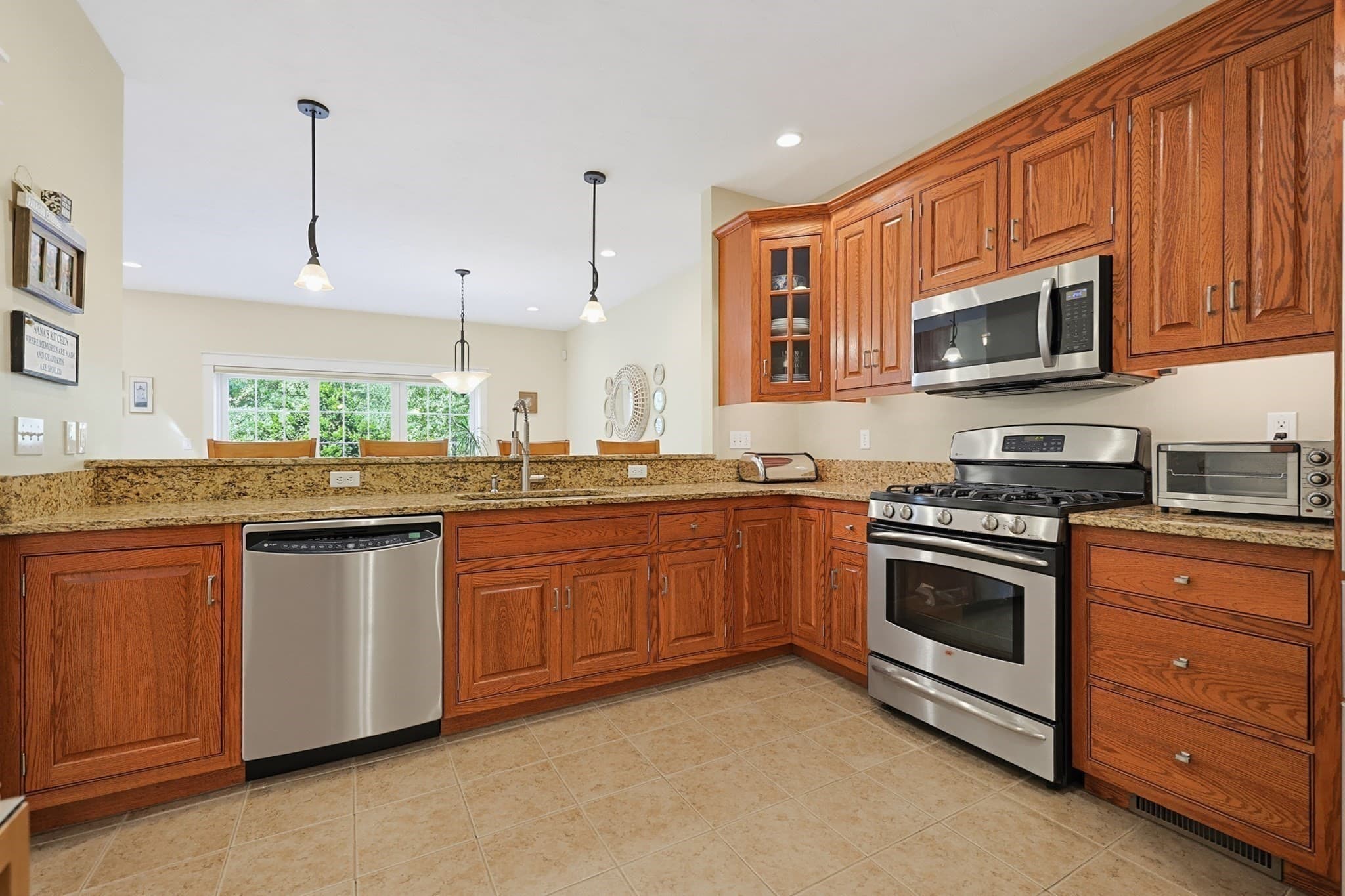 Condominium at 5 Walden Way # 5, Milford MA 01757, Milford, photo 6 of 34