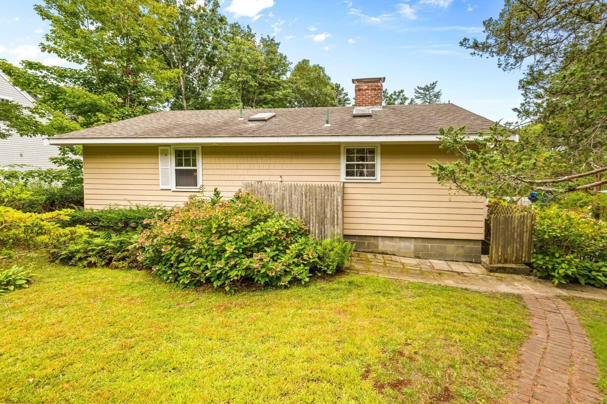 Single Family Residence at 23 Santuit Rd, Falmouth MA 02556, Falmouth, photo 11 of 42