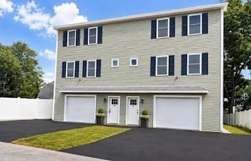 28-30 Quigley Ave, Chelmsford MA 01863