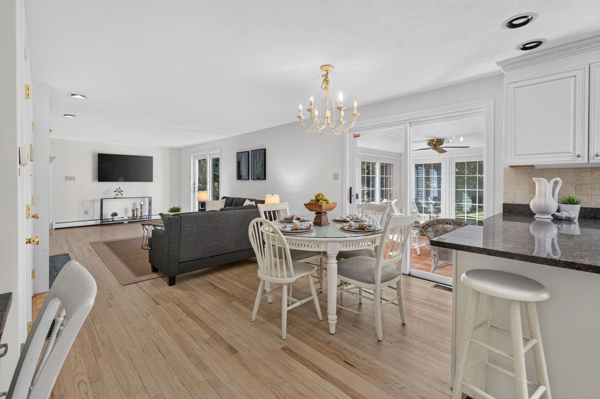 Single Family Residence at 132 Brentwood Cir, North Andover MA 01845, North Andover, photo 13 of 42