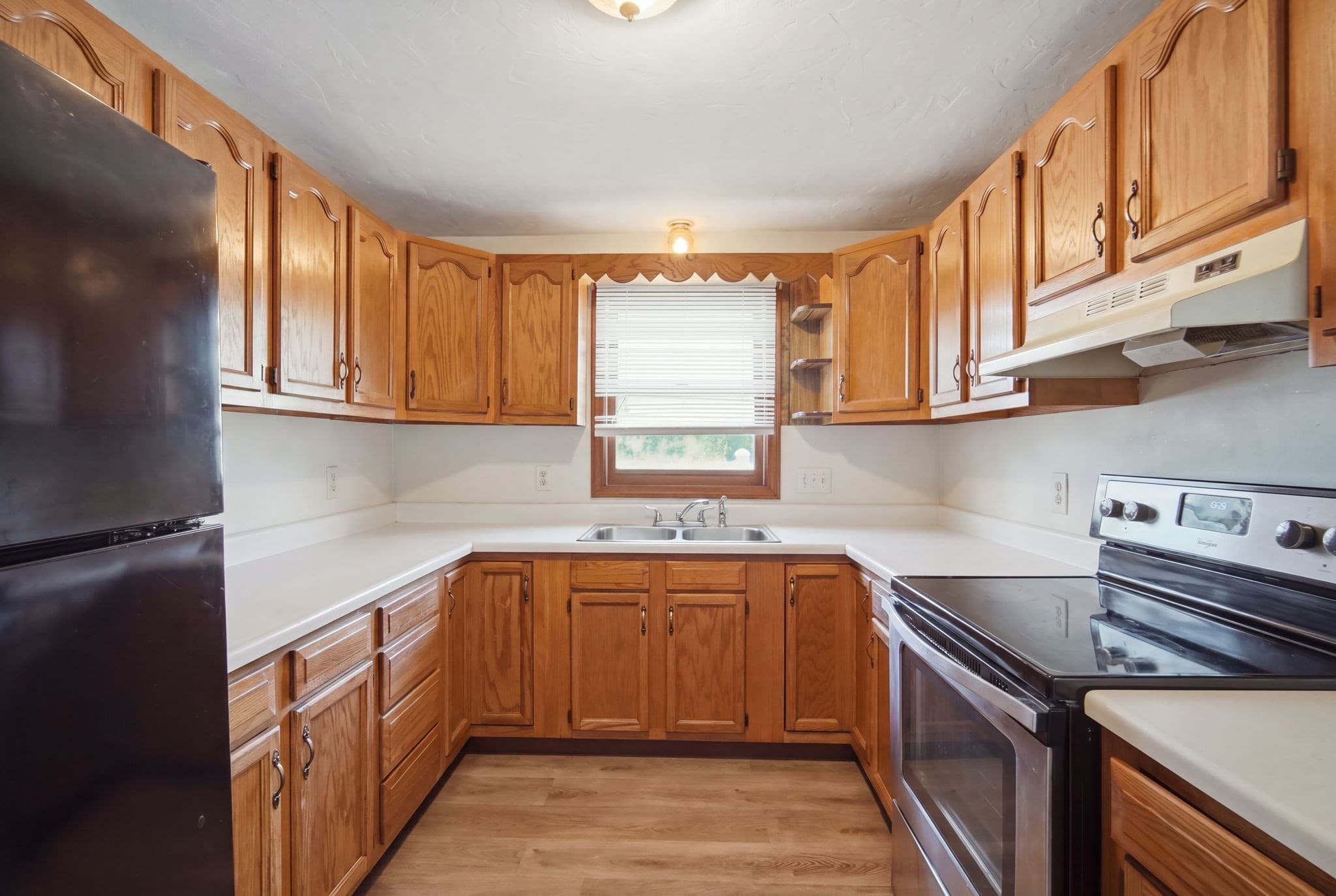 Commercial Sale at 184 Main St, Oxford MA 01540, Oxford, photo 36 of 37