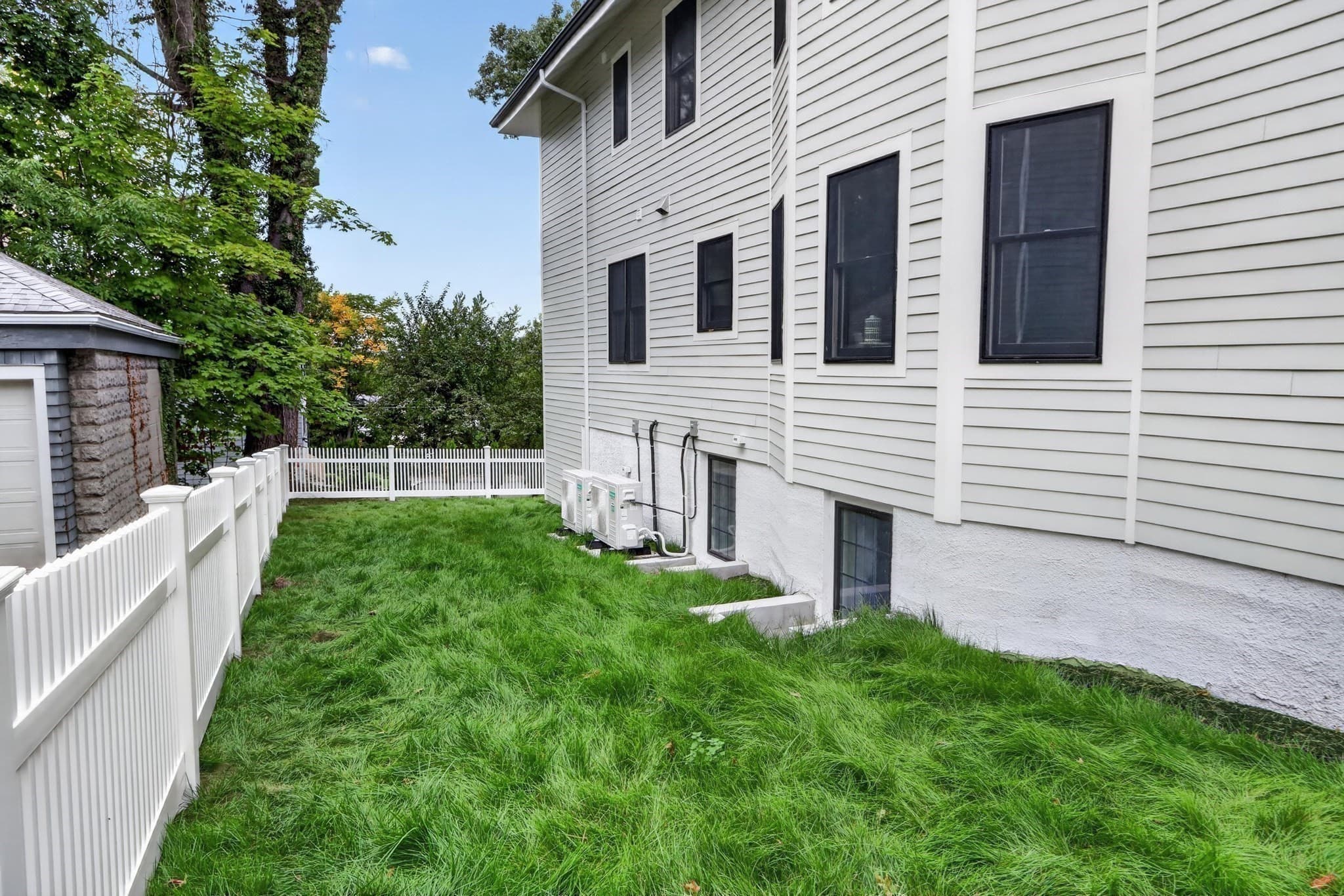 Condominium at 123 Mount Vernon Street # 1, Newton MA 02465, Newton, photo 37 of 39