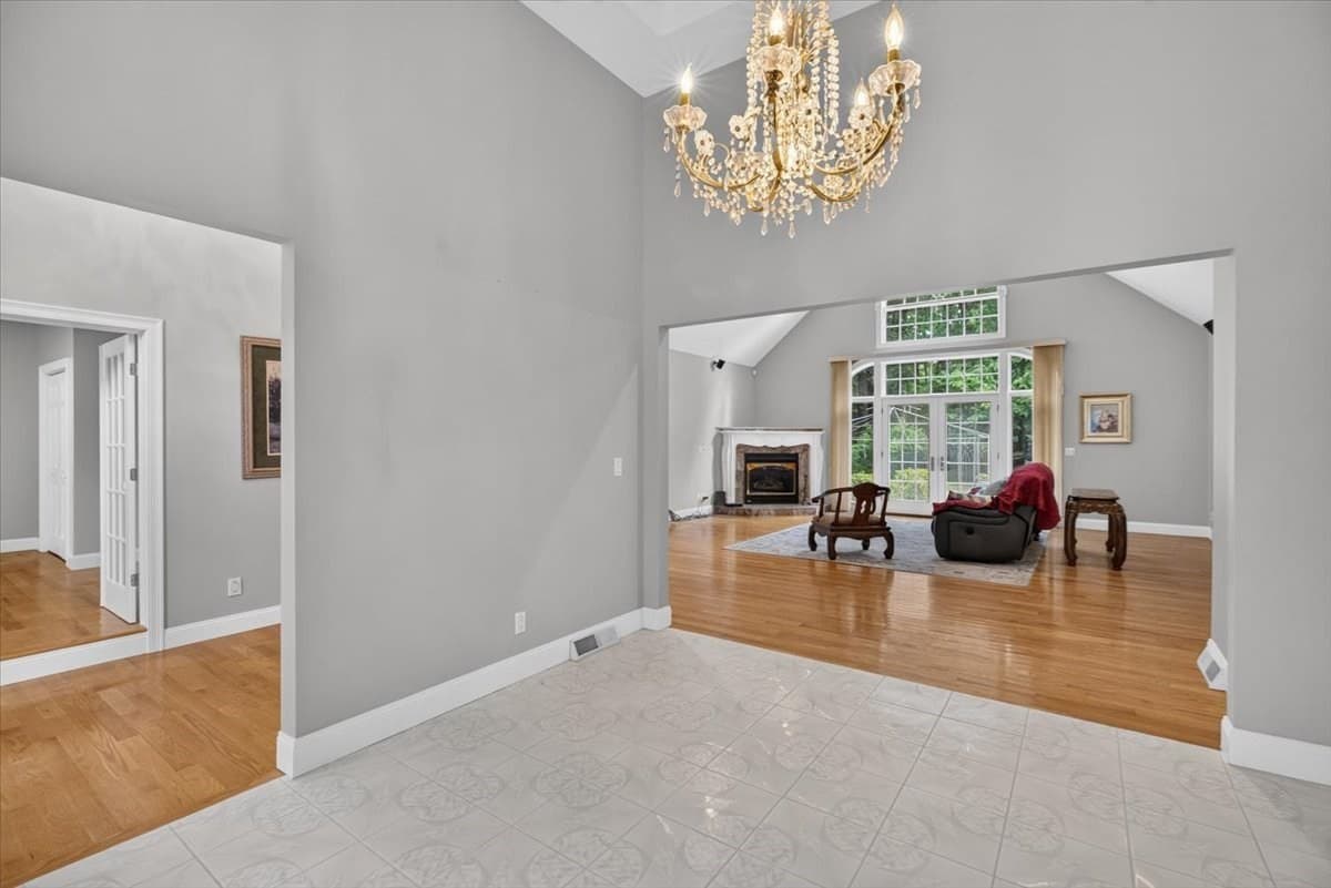 Single Family Residence at 31 Hillcrest Cir, Westfield MA 01085, Westfield, photo 9 of 42