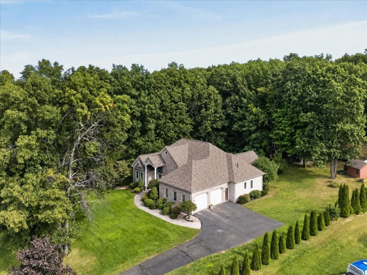 Single Family Residence at 31 Hillcrest Cir, Westfield MA 01085, Westfield, photo 35 of 42